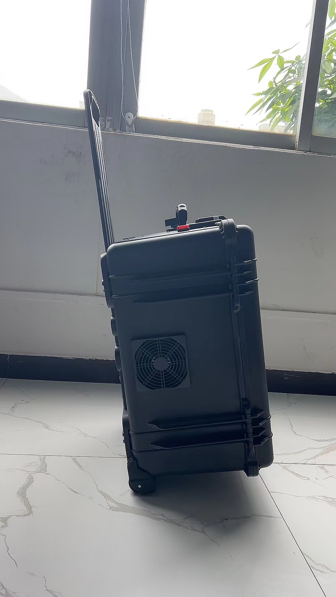 鄂州手拉箱型移动通信干扰器